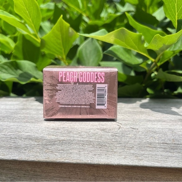 Jeffree Star Cosmetics Peach Goddess Gold Eye Gloss Powder One Size NIB - Picture 7 of 16